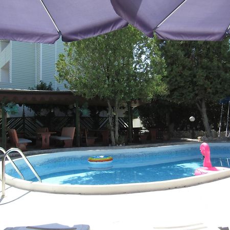 Hostel Papagal Варна Экстерьер фото