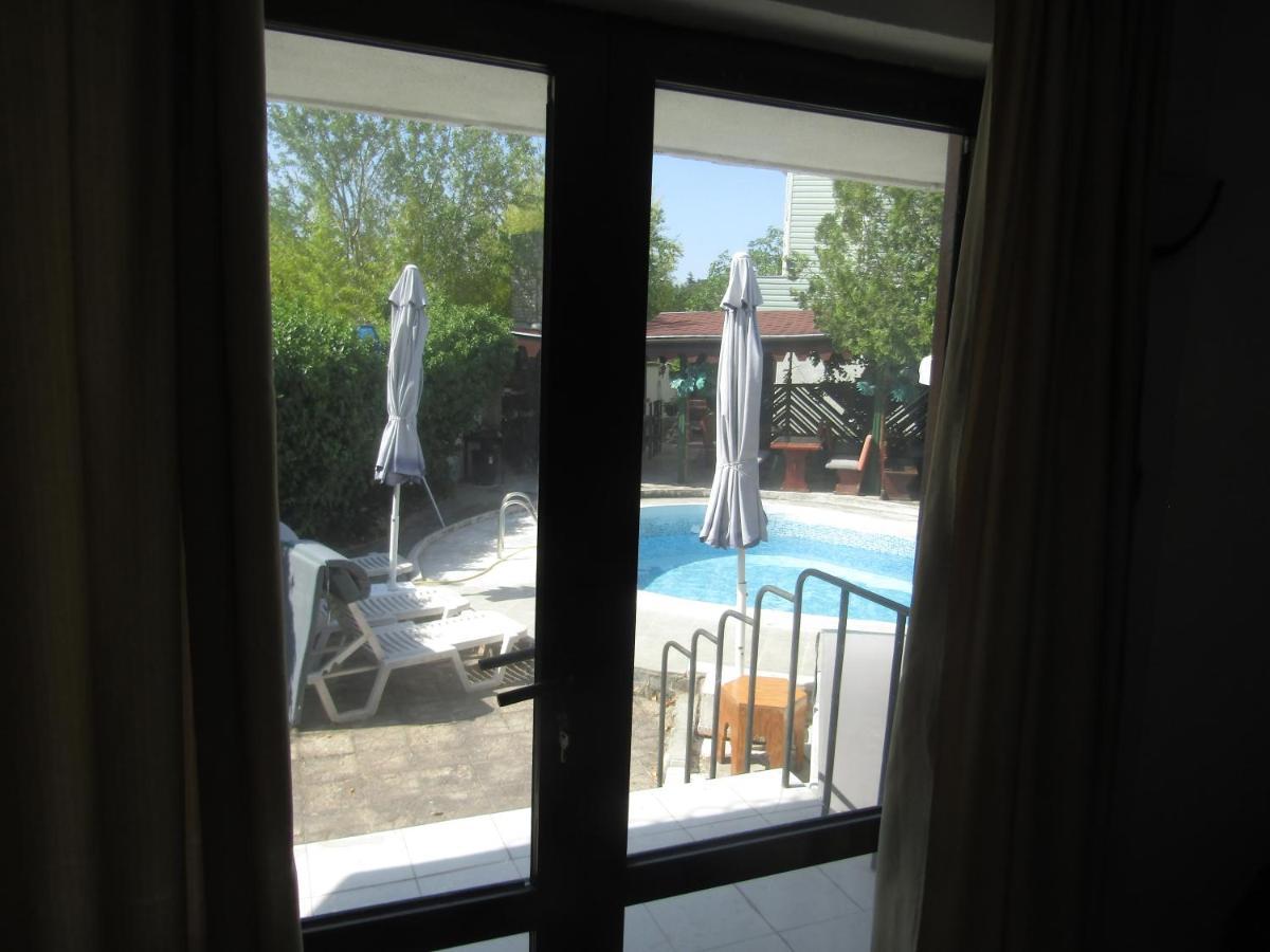 Hostel Papagal Варна Экстерьер фото