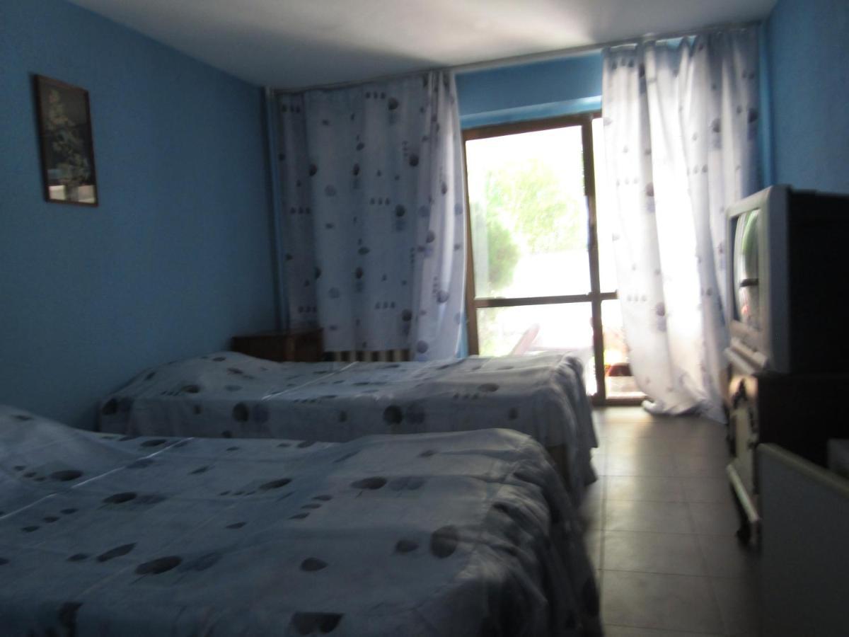 Hostel Papagal Варна Экстерьер фото