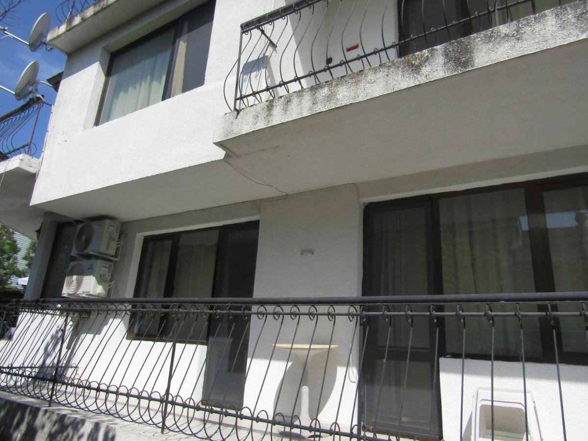 Hostel Papagal Варна Экстерьер фото