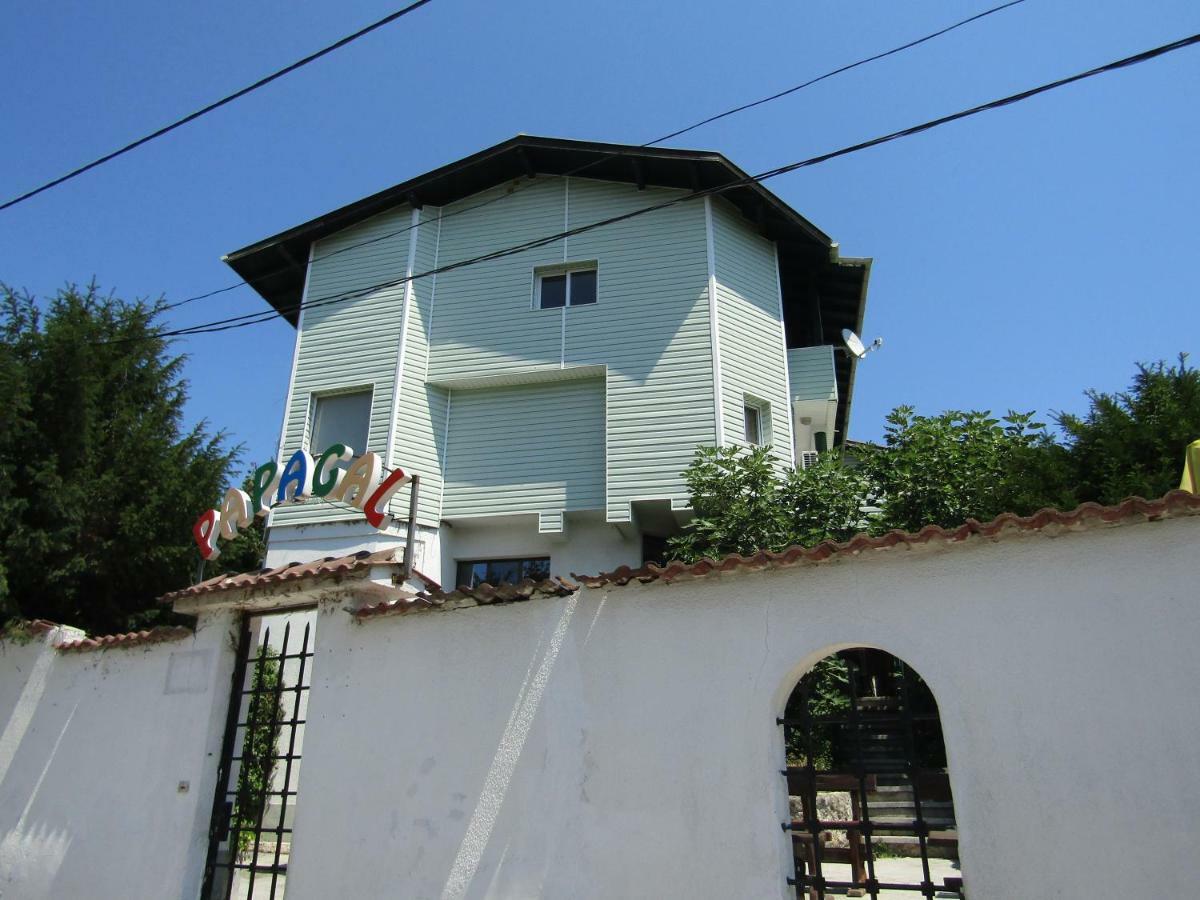 Hostel Papagal Варна Экстерьер фото