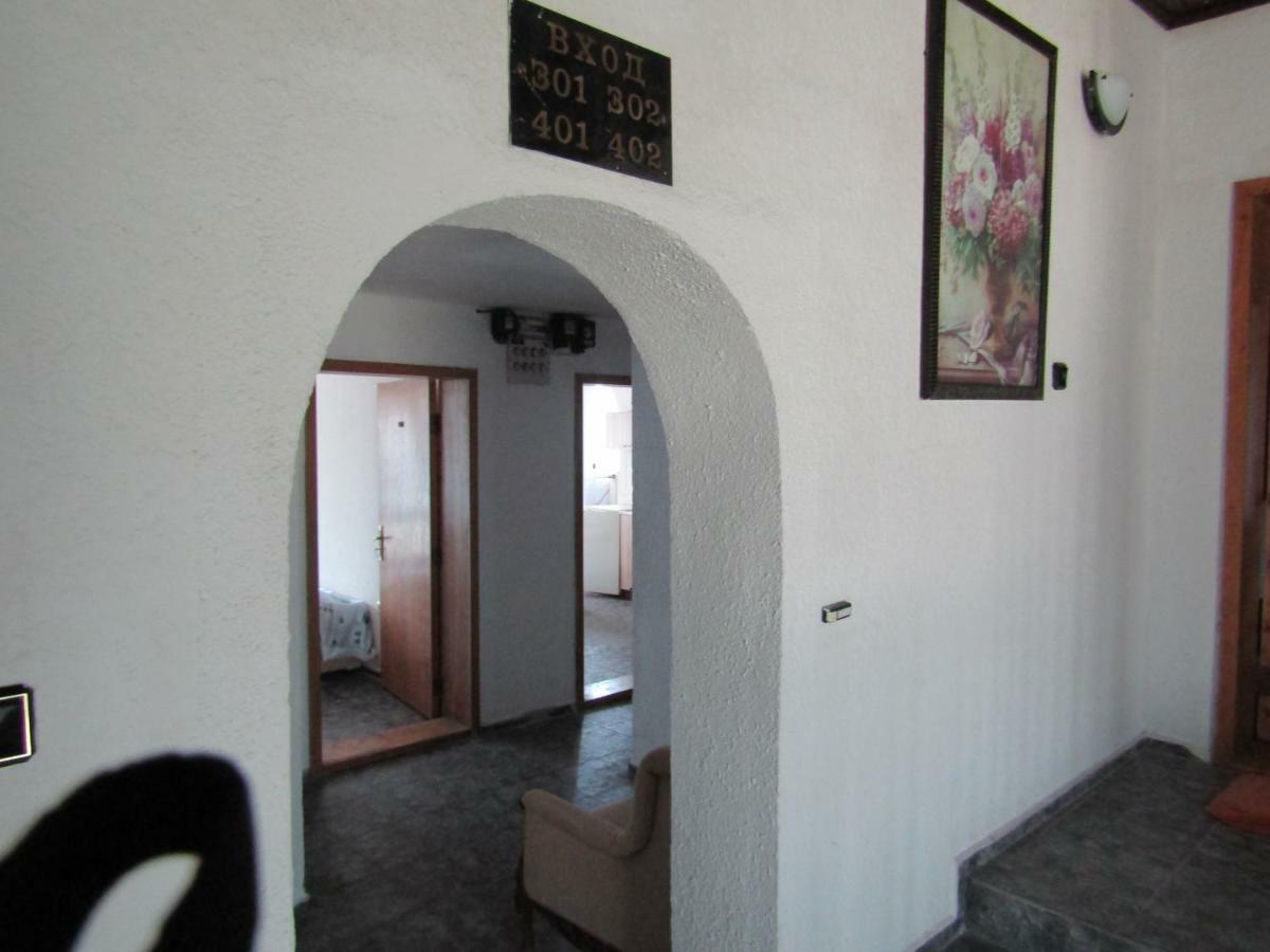 Hostel Papagal Варна Экстерьер фото
