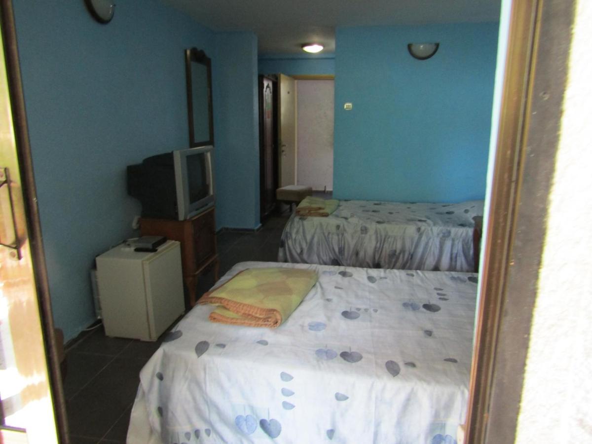 Hostel Papagal Варна Экстерьер фото